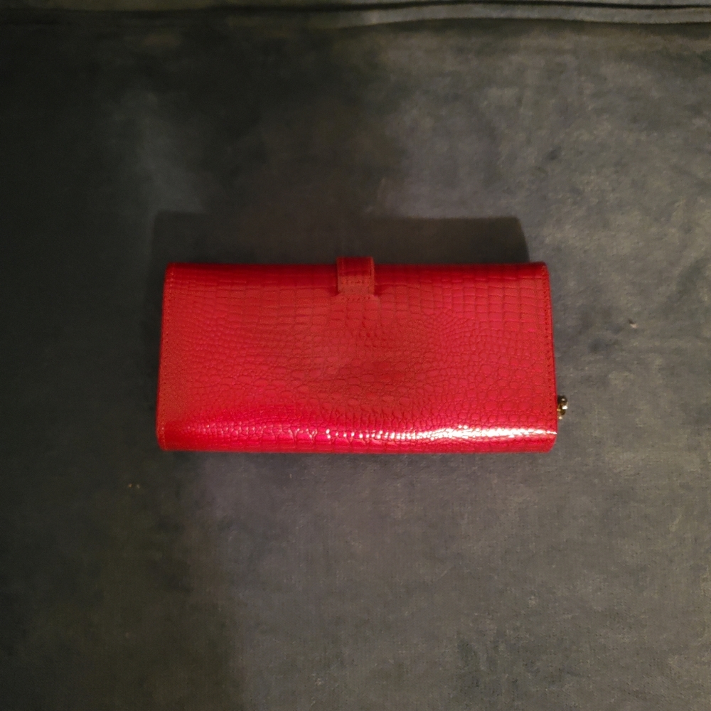 Red Wallet With Chain - image 6